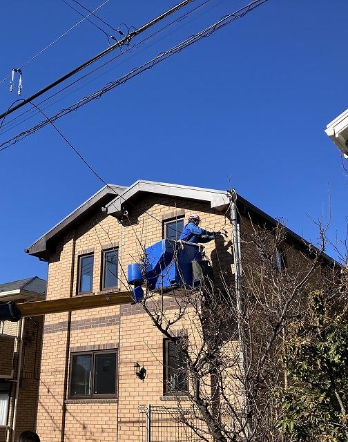 空が青い　受電